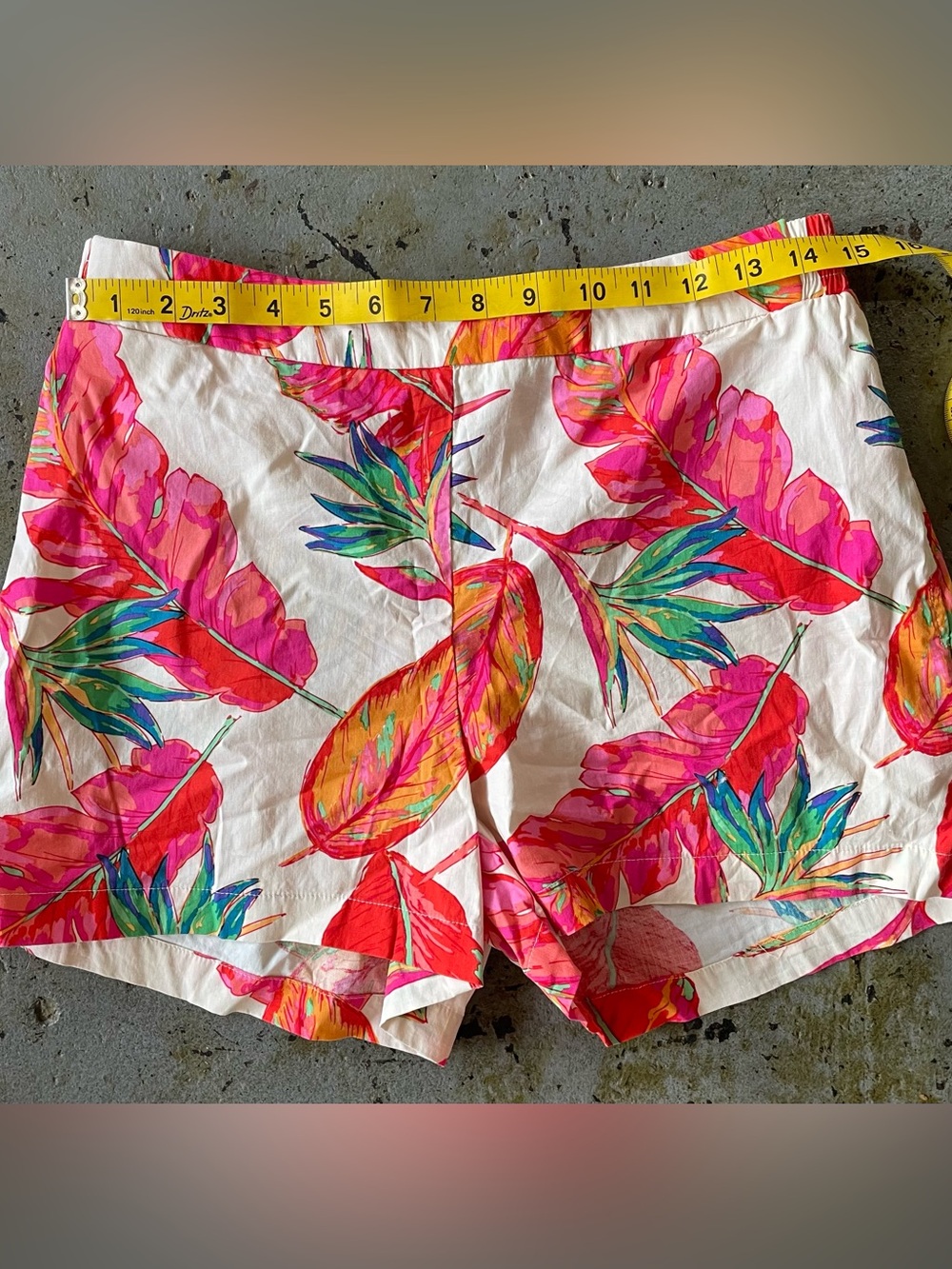 Nine West Pink Tropical Leaf Print Shorts Size Medium - Picture 3 of 7